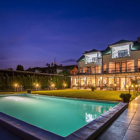 Guest House Panorama Aqualux With Free Parking Нови-Сад Экстерьер фото
