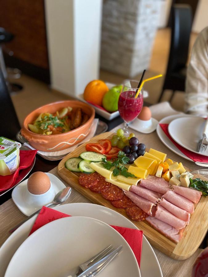 Guest House Panorama Aqualux With Free Parking Нови-Сад Экстерьер фото