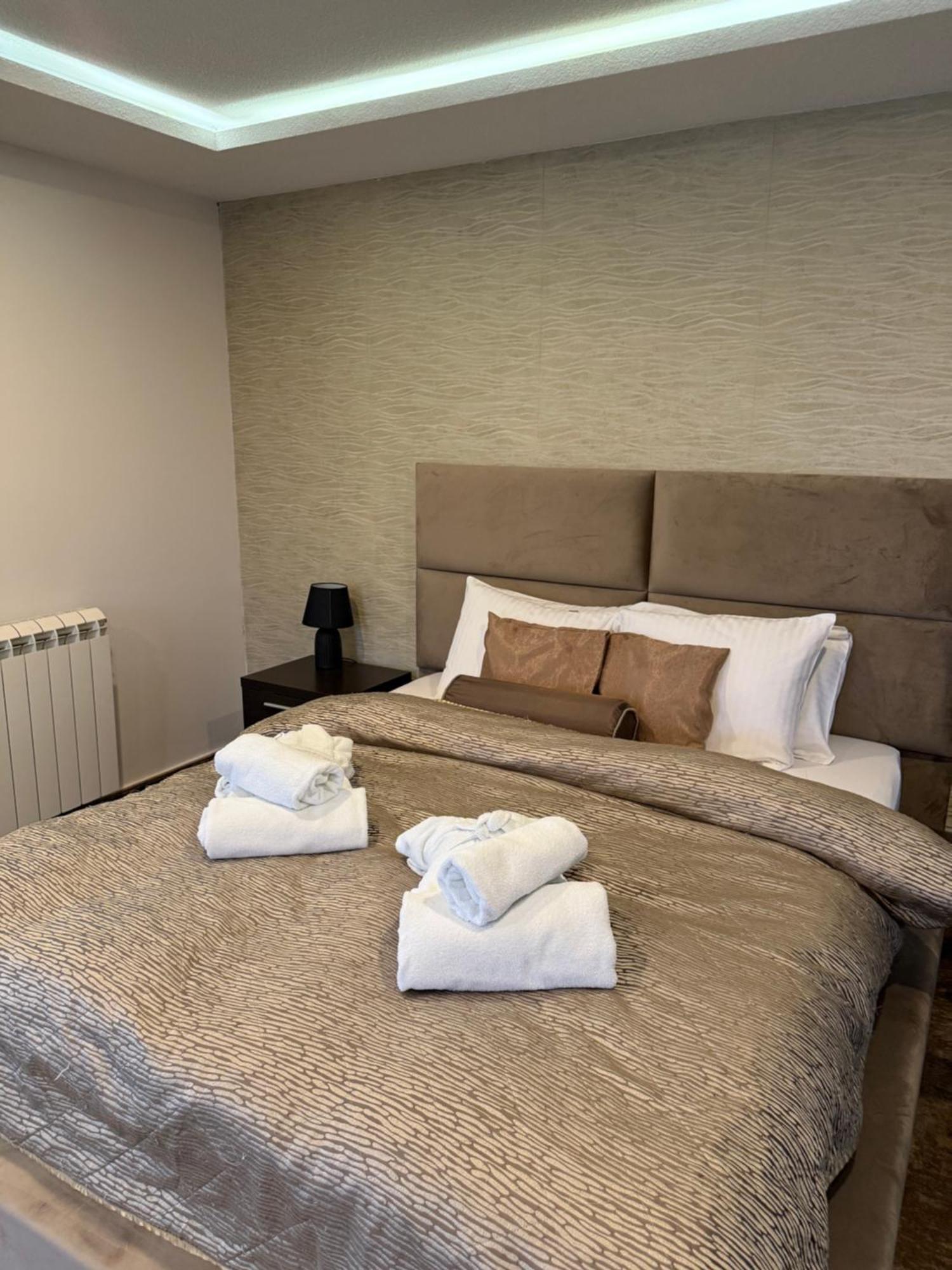 Guest House Panorama Aqualux With Free Parking Нови-Сад Экстерьер фото