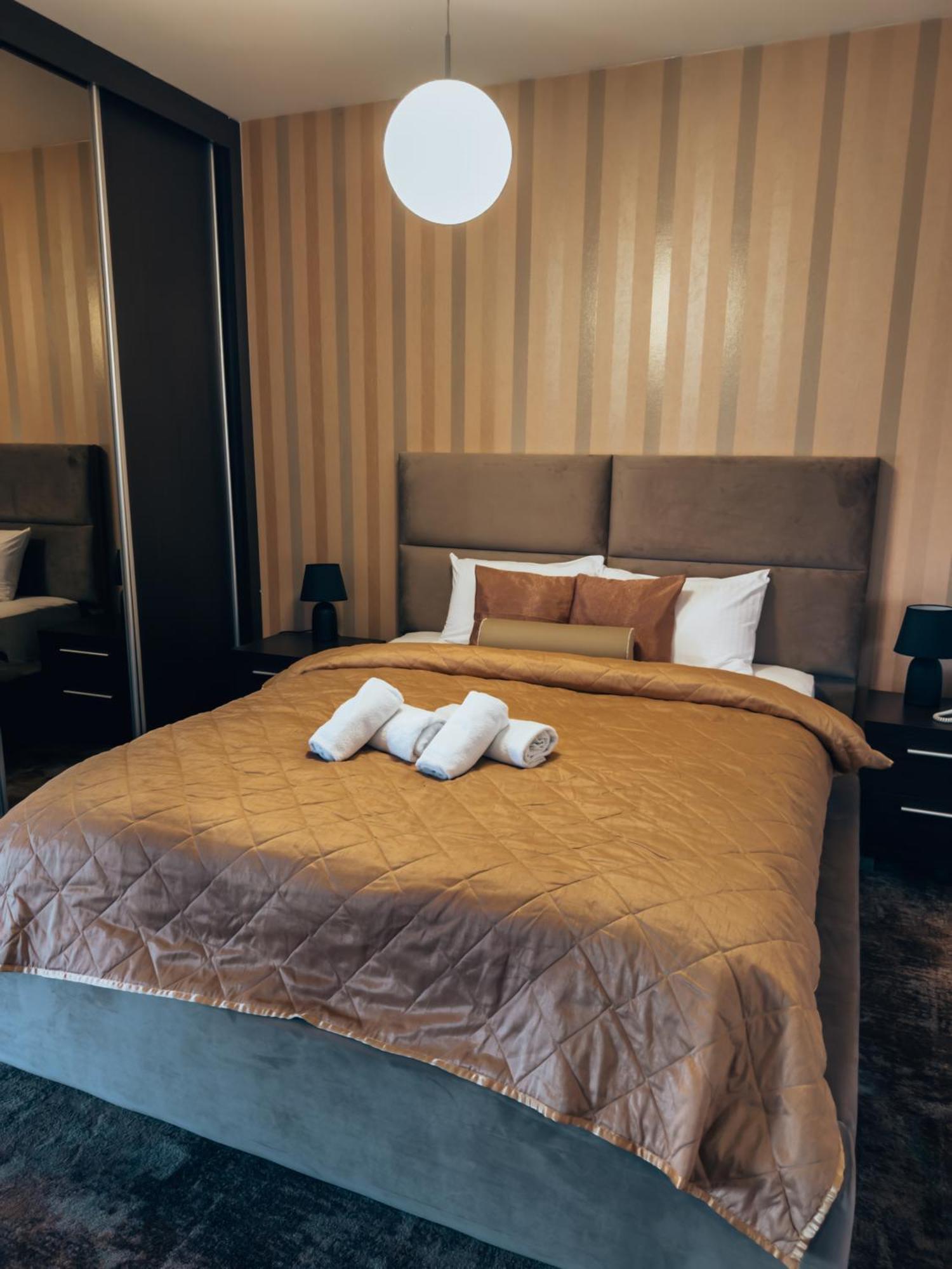 Guest House Panorama Aqualux With Free Parking Нови-Сад Экстерьер фото