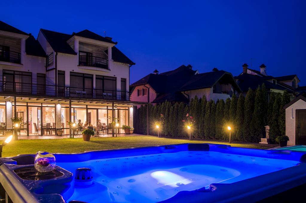 Guest House Panorama Aqualux With Free Parking Нови-Сад Экстерьер фото