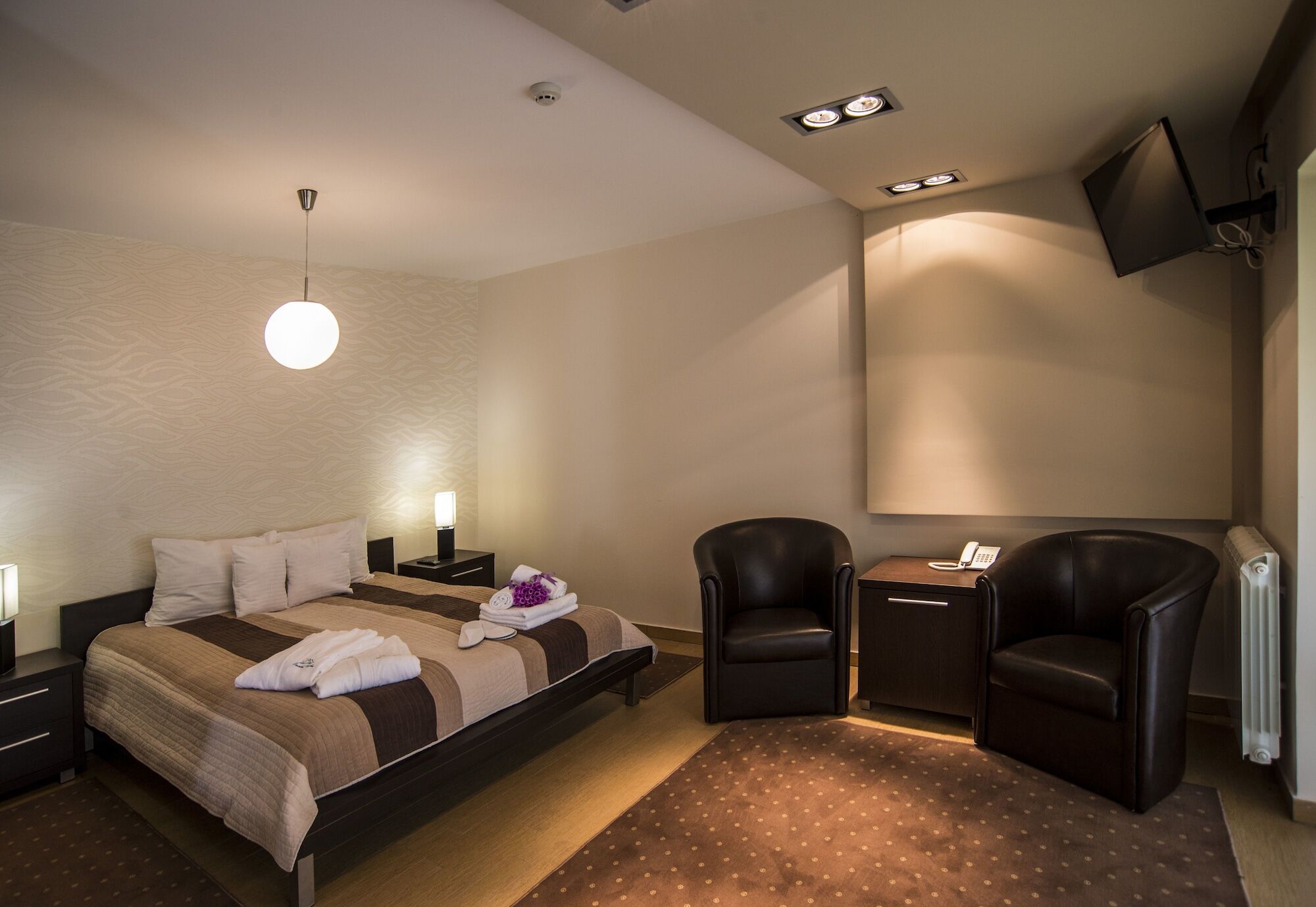 Guest House Panorama Aqualux With Free Parking Нови-Сад Экстерьер фото