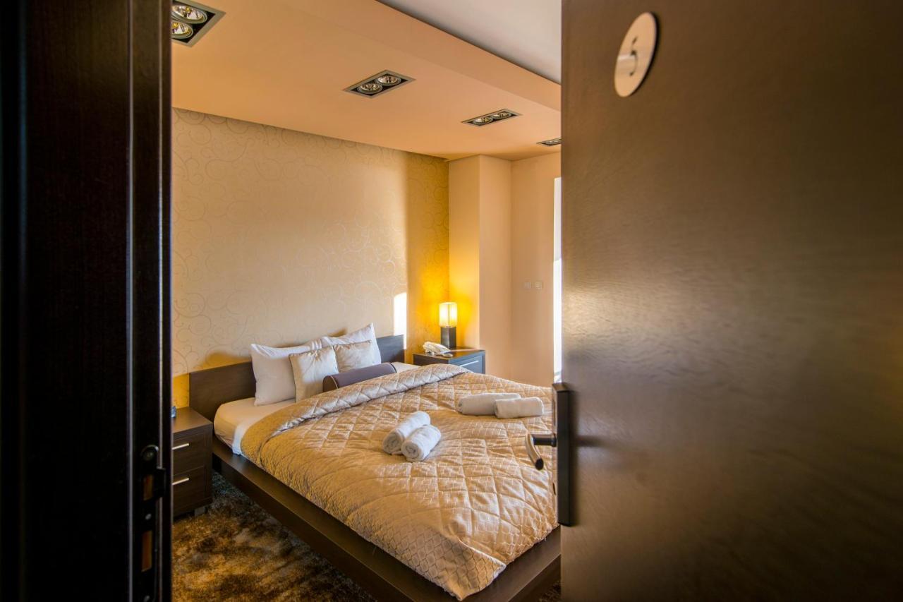Guest House Panorama Aqualux With Free Parking Нови-Сад Экстерьер фото